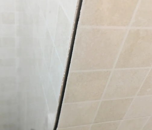 芦溪瓷砖空鼓维修公司分享阳台瓷砖脱落的修复过程可以分为以下几个步骤