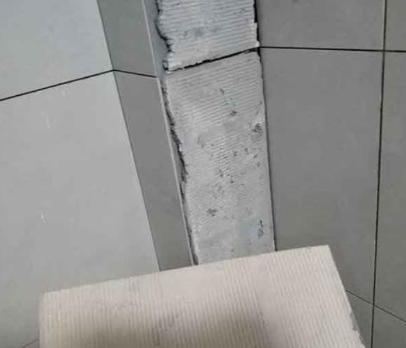 芦溪瓷砖空鼓维修公司分享下厨房瓷砖脱落的补救措施。